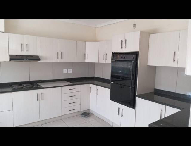 4 BEDROOM HOUSE FOR SALE IN NEWHOLME